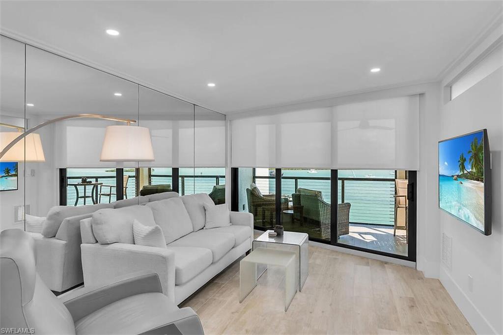 RIVERSIDE CLUB - Residential