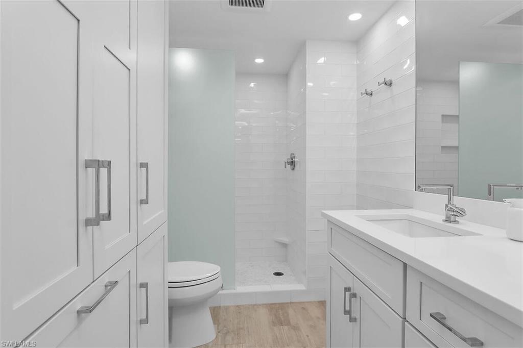 RIVERSIDE CLUB - Residential