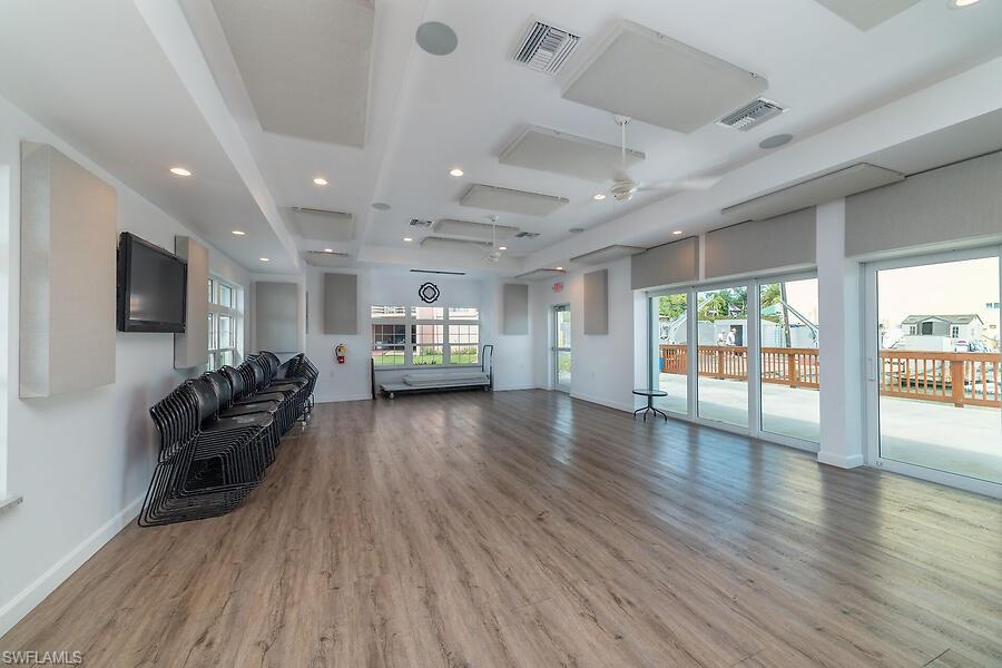 RIVERSIDE CLUB - Residential