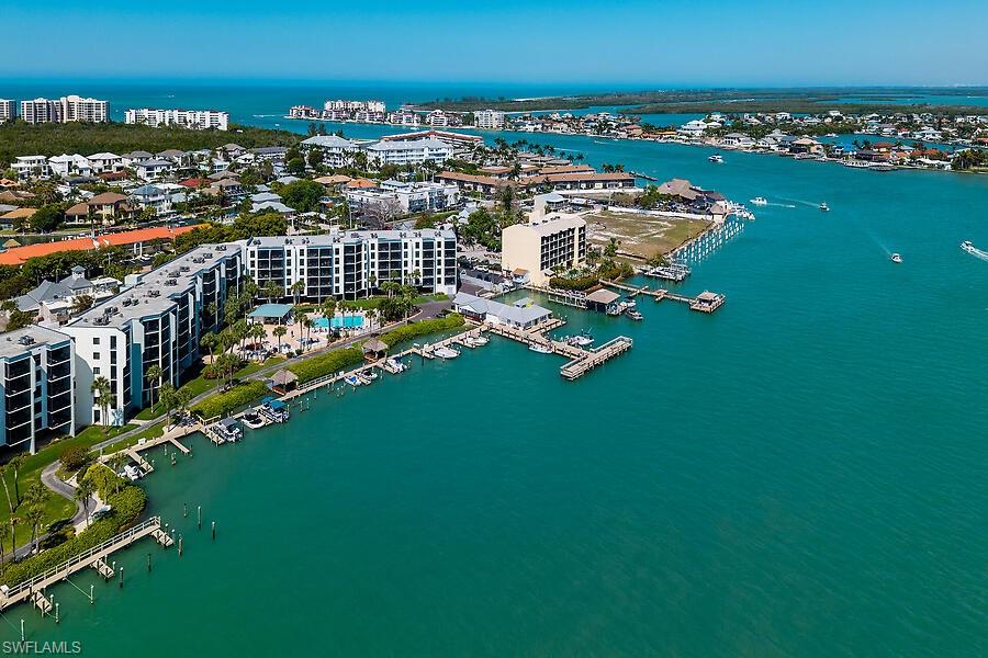 RIVERSIDE CLUB - Residential