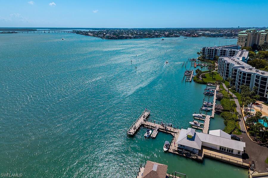 RIVERSIDE CLUB - Residential