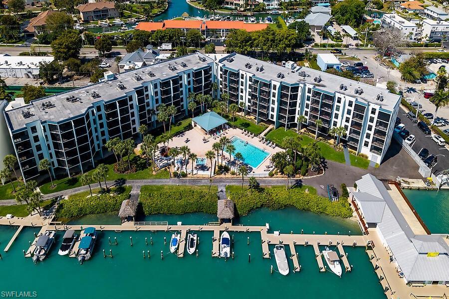 RIVERSIDE CLUB - Residential