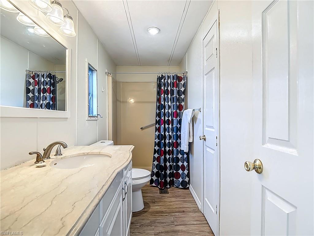 MOORHEAD MANOR - Residential