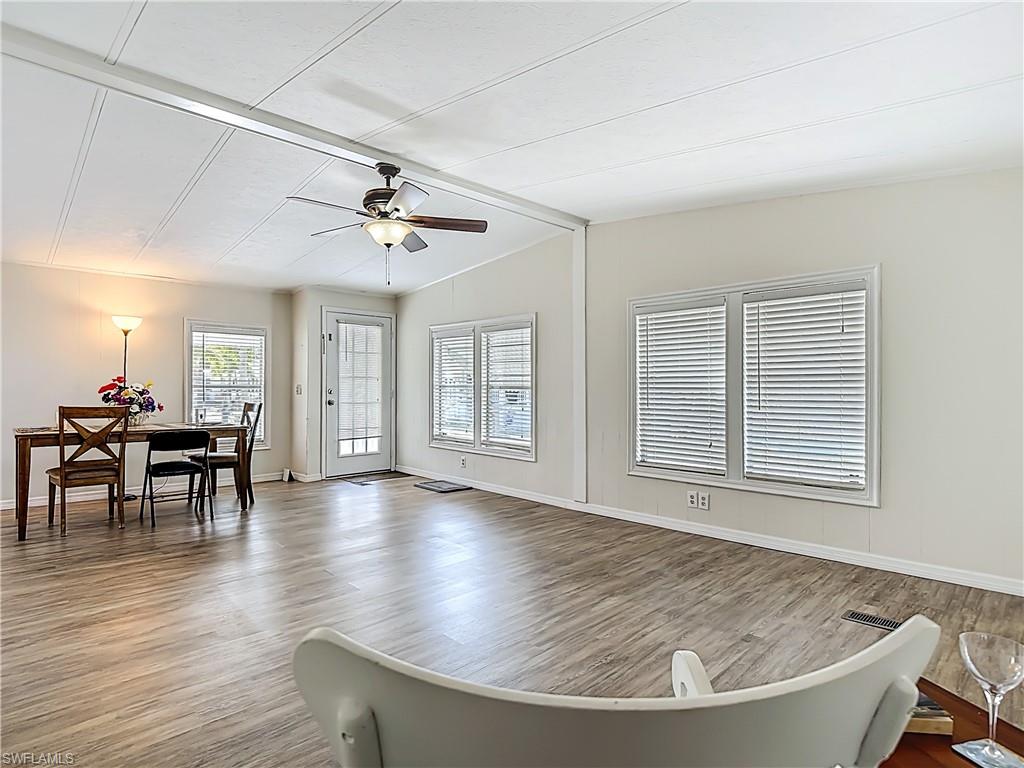 MOORHEAD MANOR - Residential