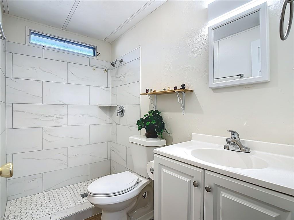 MOORHEAD MANOR - Residential