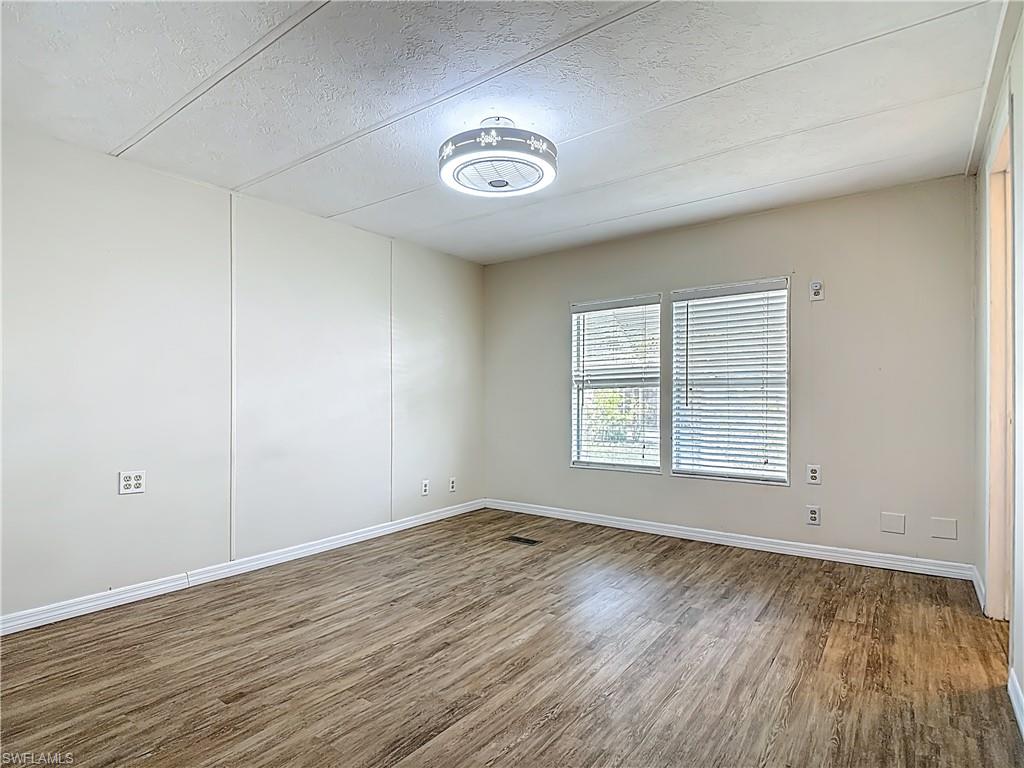 MOORHEAD MANOR - Residential