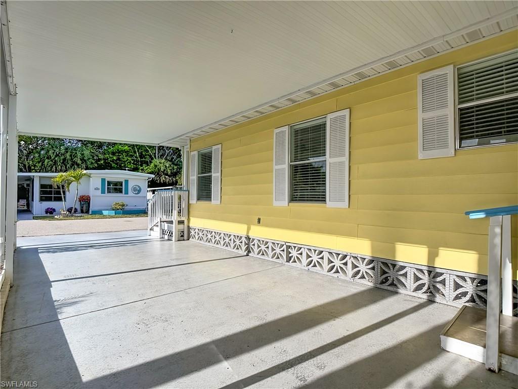 MOORHEAD MANOR - Residential