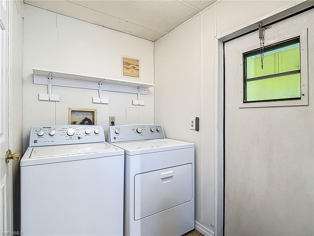 MOORHEAD MANOR - Residential