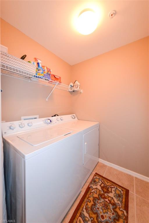 TWIN LAKES - Residential