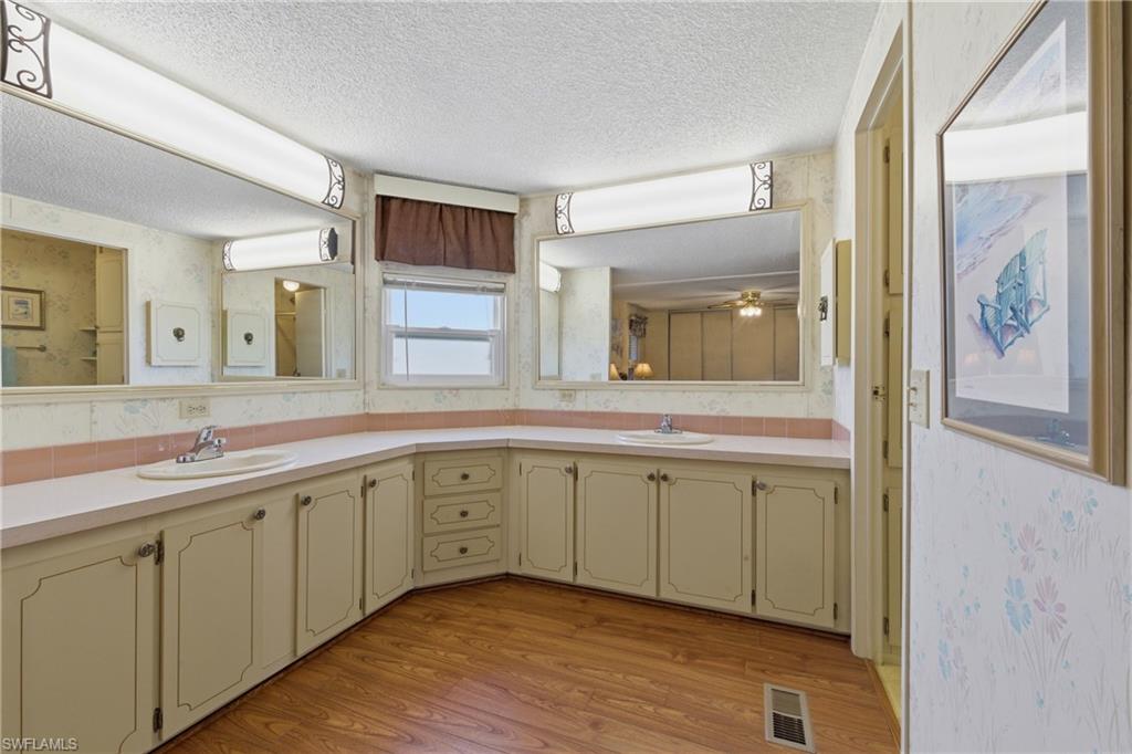 FOREST PARK MOBILE HOME - Residential