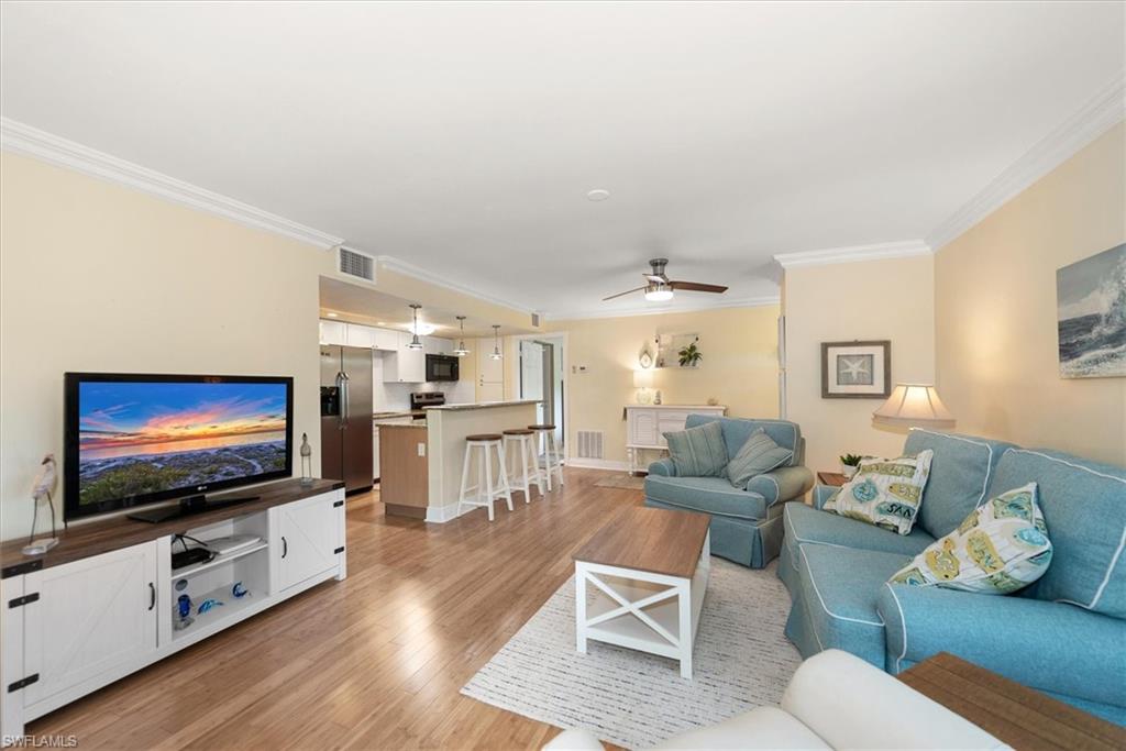 200 Palm DR 4