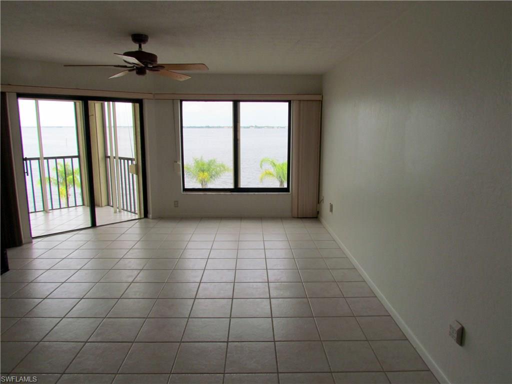 RIVERS CONDO - Residential