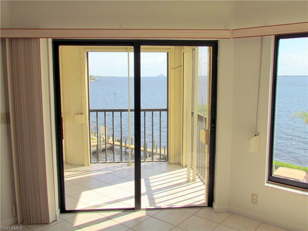 RIVERS CONDO - Residential