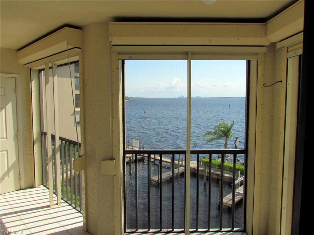 RIVERS CONDO - Residential