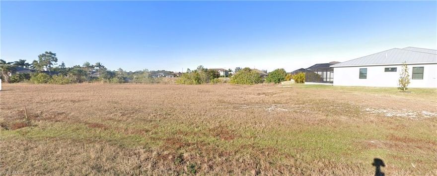 SEAWALL TO BE INSTALLED IN VERY NEAR FUTURE! Stunning big water view at canal price! Build your dream home and bring your boat! This Gulf Access lot is located on a large basin allowing for easy boat docking and a long range water view.