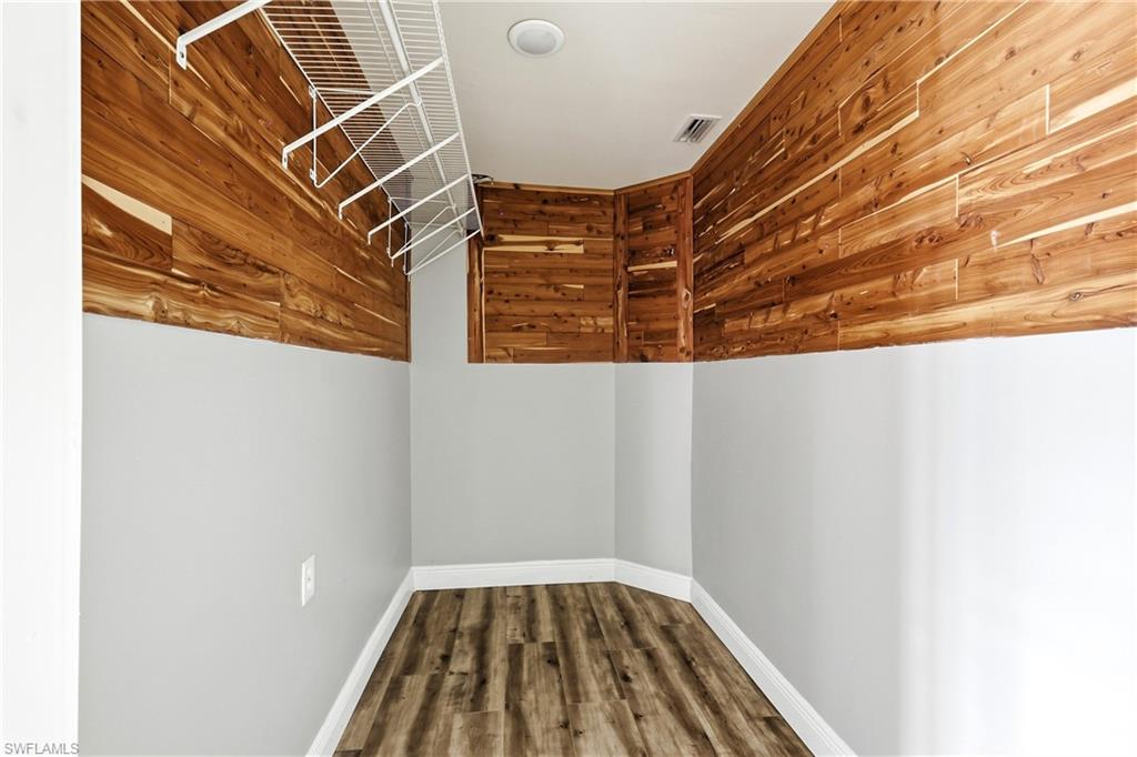 YACHT CLUB COLONY - Residential