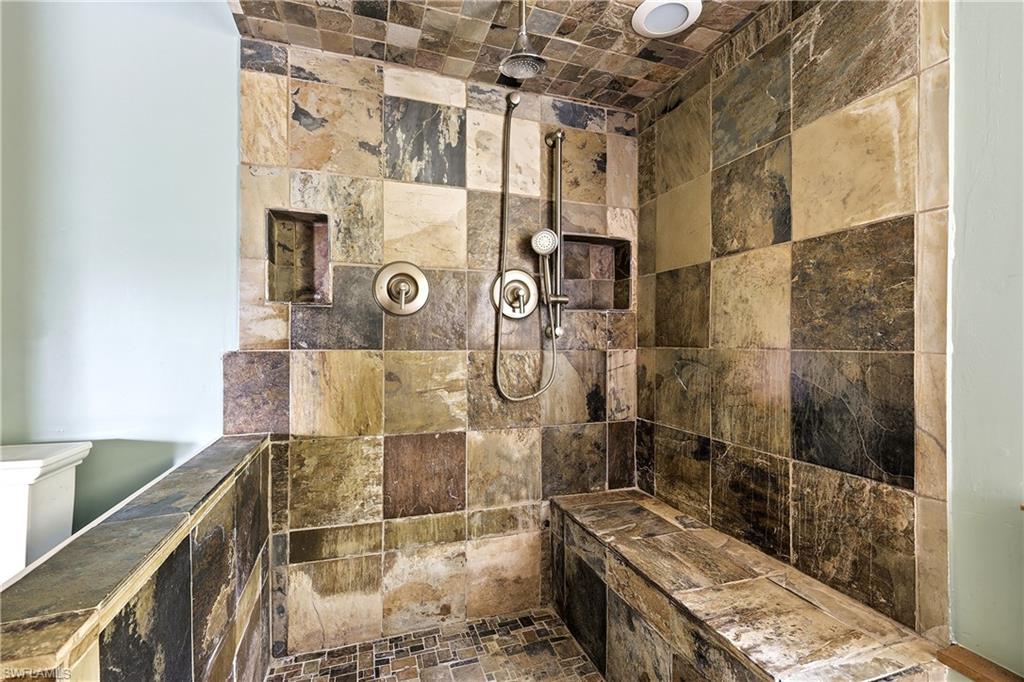 YACHT CLUB COLONY - Residential