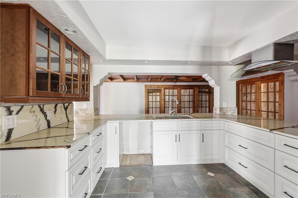 YACHT CLUB COLONY - Residential