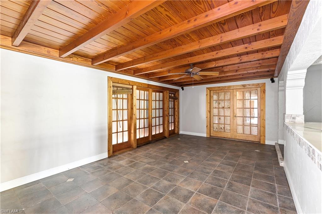 YACHT CLUB COLONY - Residential