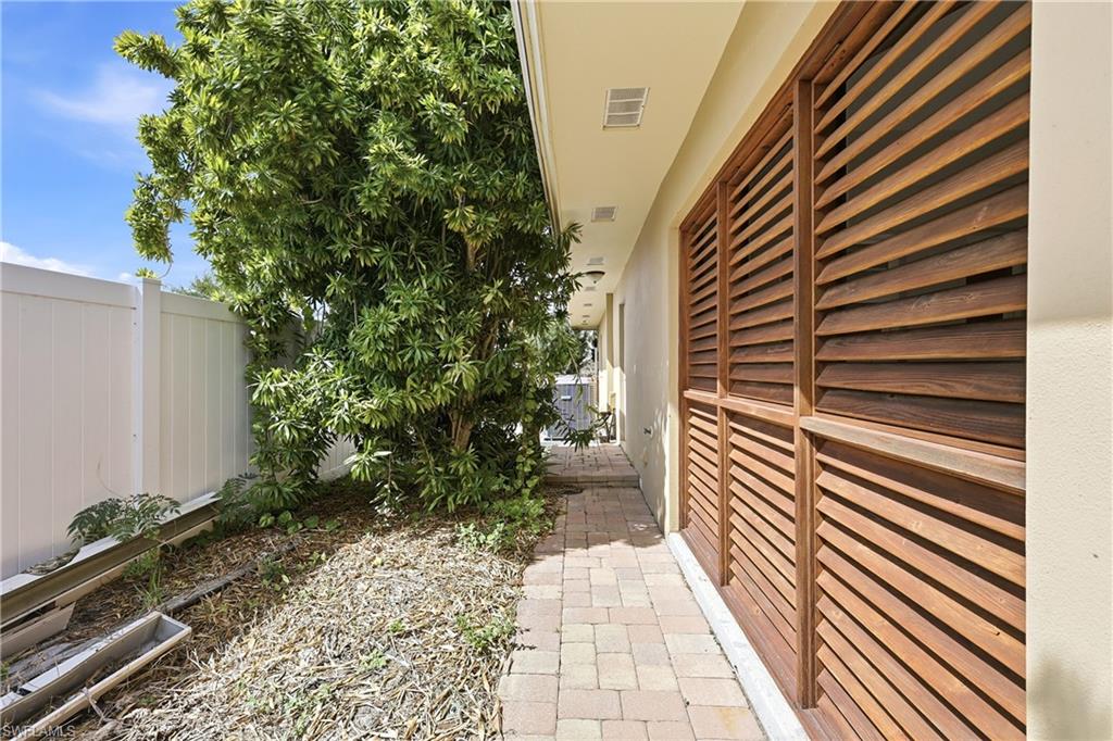 YACHT CLUB COLONY - Residential