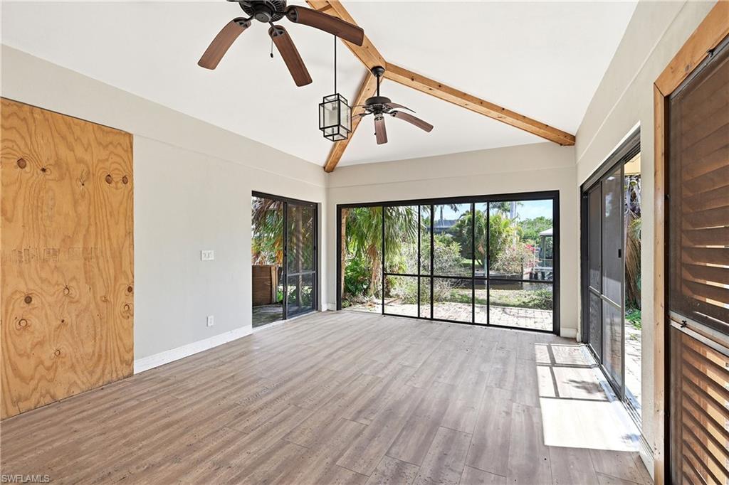 YACHT CLUB COLONY - Residential