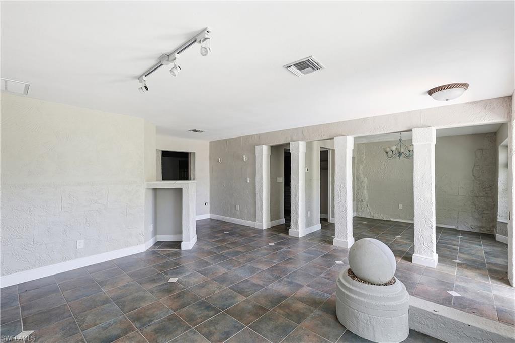 YACHT CLUB COLONY - Residential