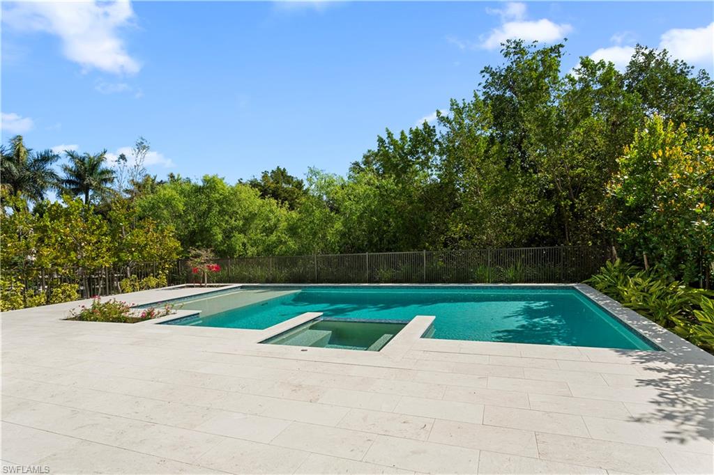 MANGROVE BAY - Residential