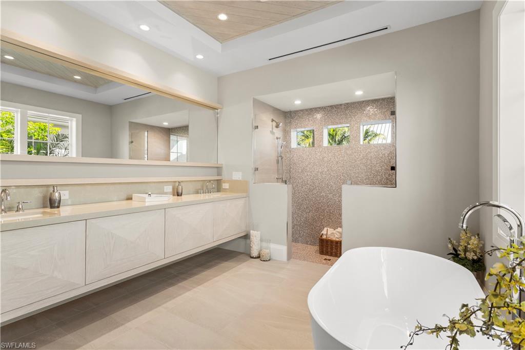 MANGROVE BAY - Residential