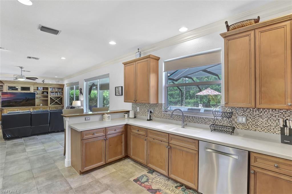 COLONIAL OAKS - Residential