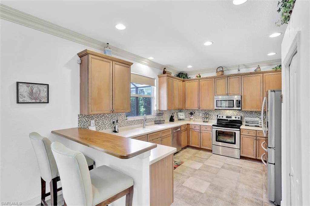 COLONIAL OAKS - Residential