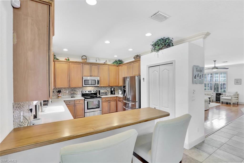 COLONIAL OAKS - Residential