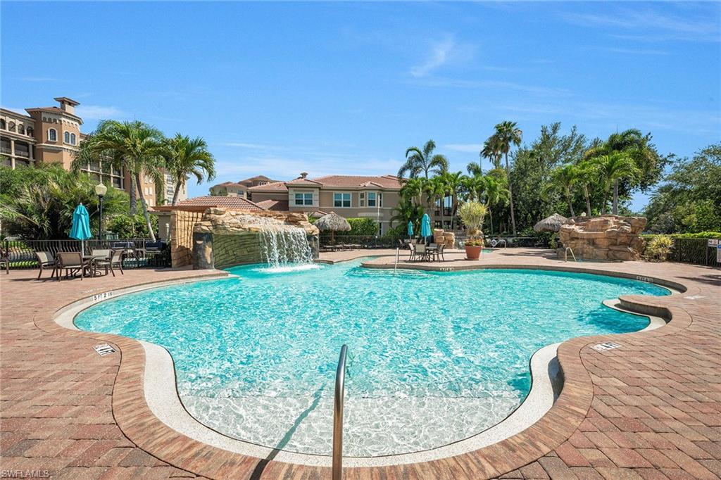 VISTA POINTE - Residential