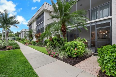 Photo of 788 Park Shore DR #E14, NAPLES, FL 34103 (MLS # 226022171)