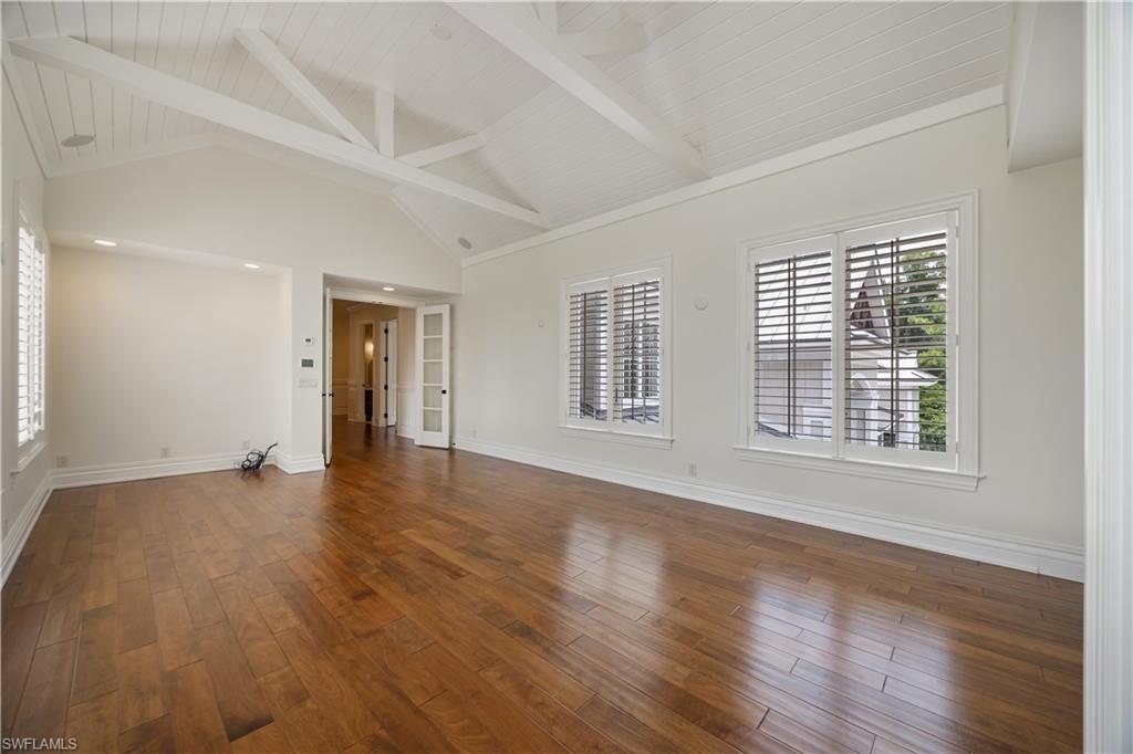 COACH HOUSE - Residential