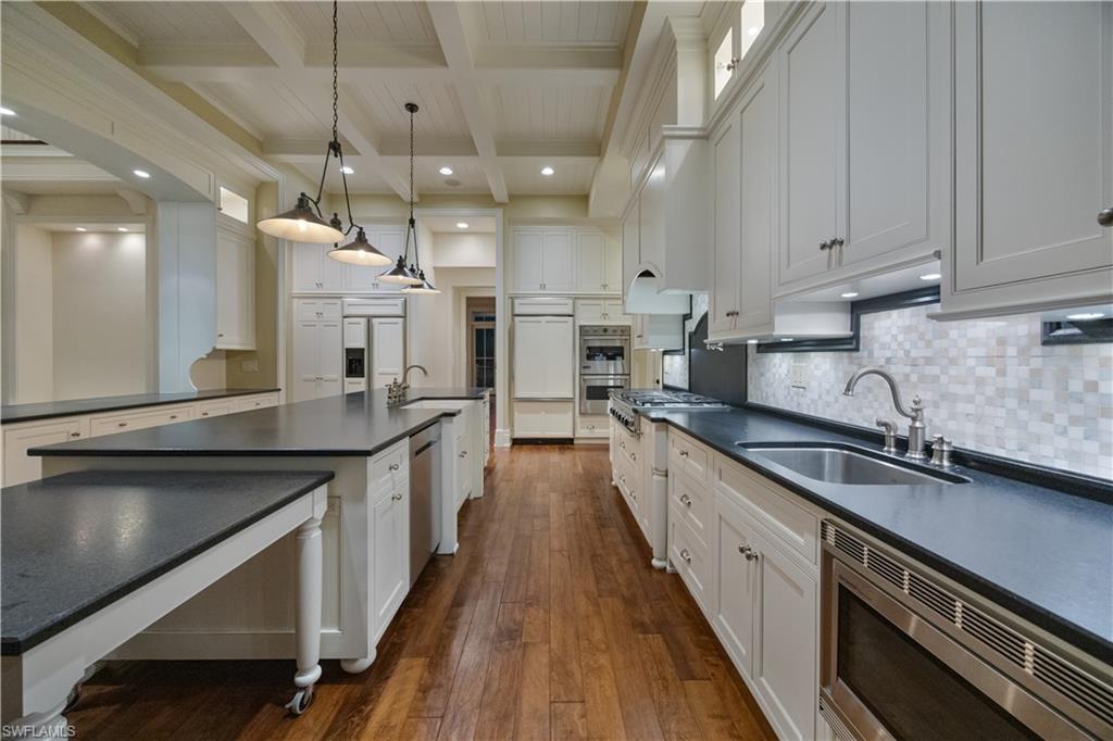 COACH HOUSE - Residential