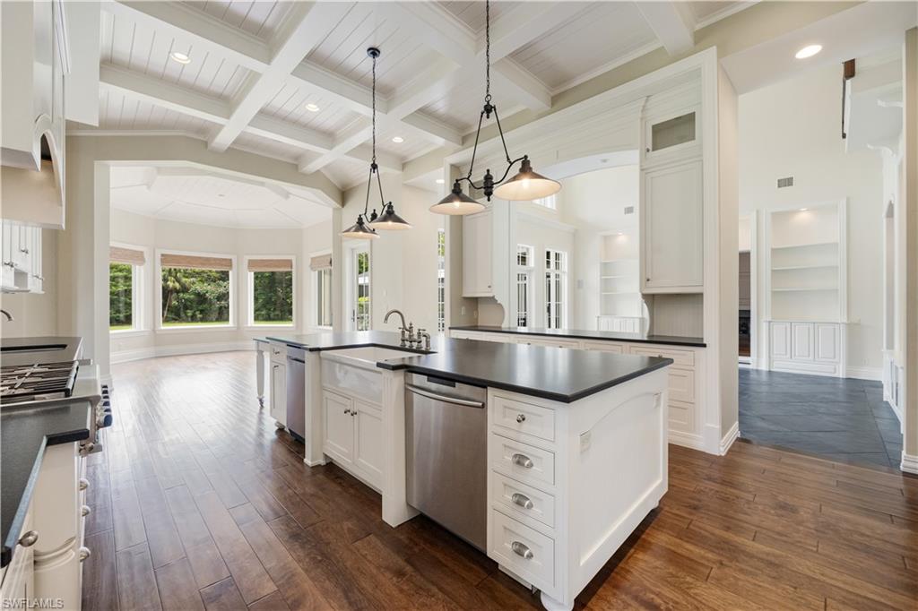 COACH HOUSE - Residential