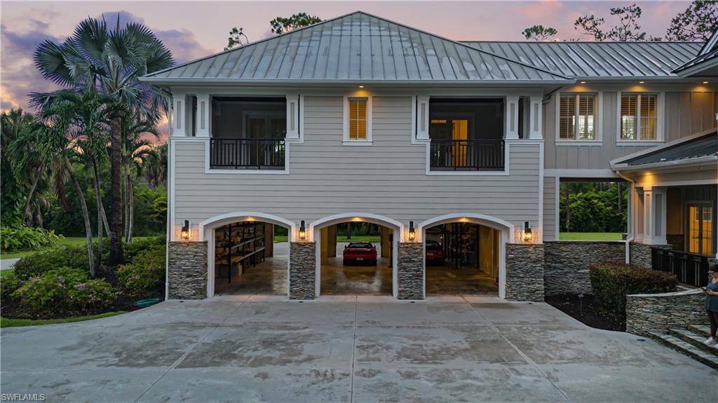 2263 Coach House LN