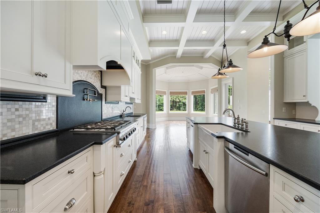 COACH HOUSE - Residential