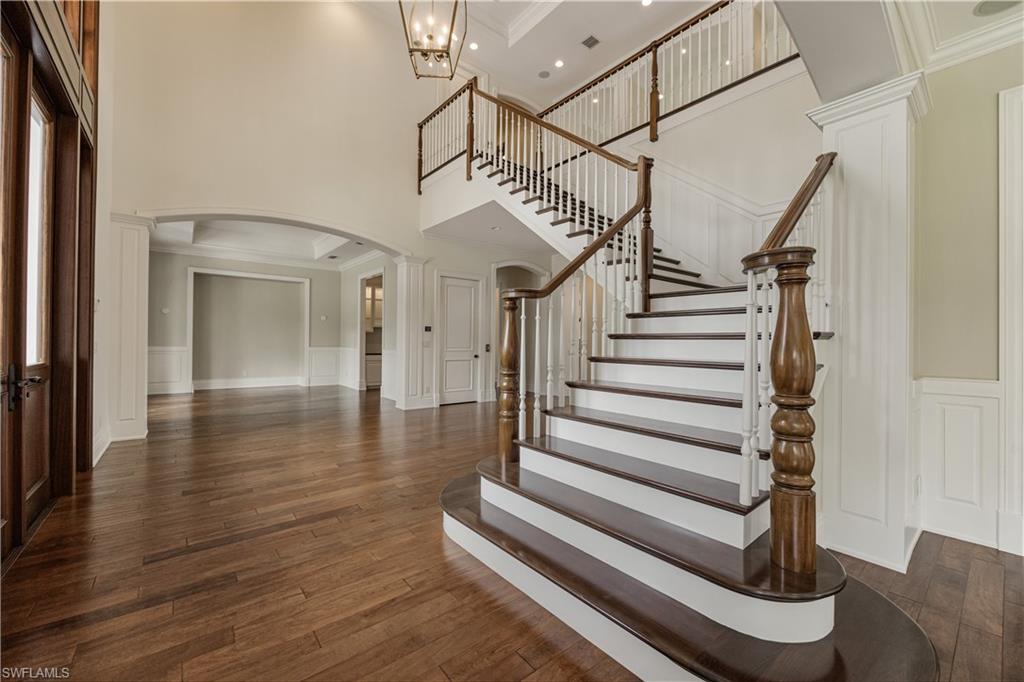 COACH HOUSE - Residential