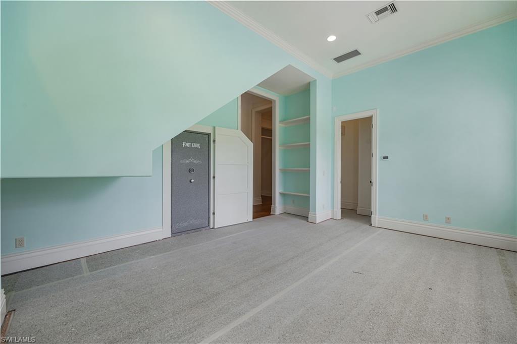 COACH HOUSE - Residential