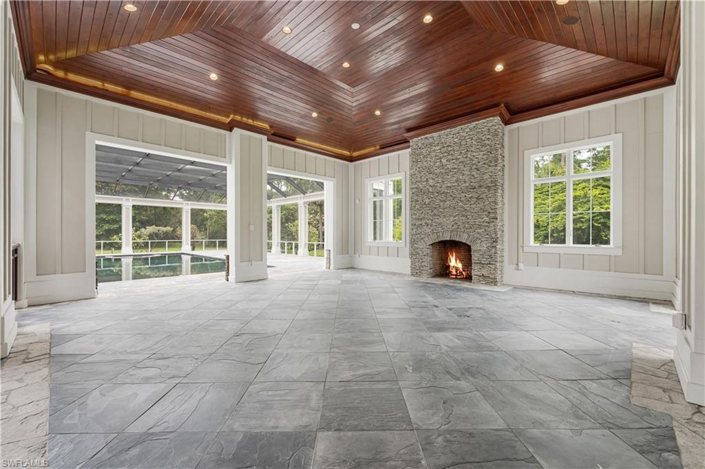 COACH HOUSE - Residential