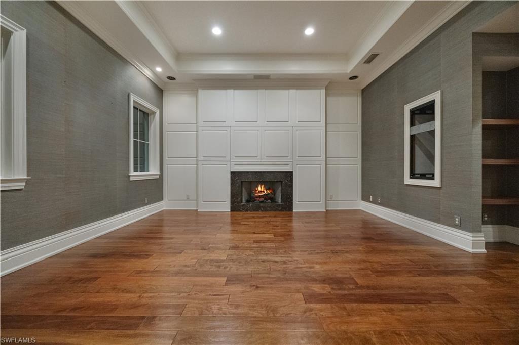 COACH HOUSE - Residential