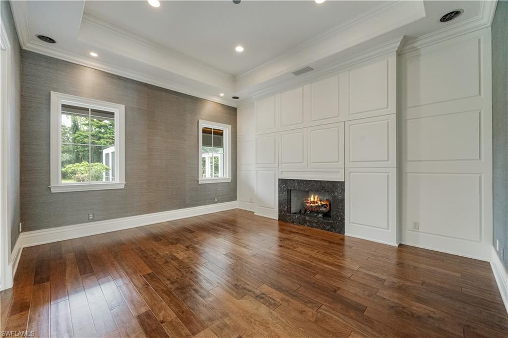 COACH HOUSE - Residential