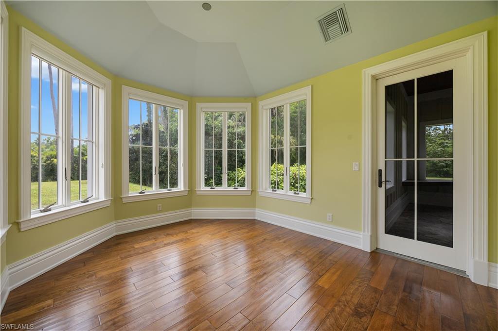 COACH HOUSE - Residential