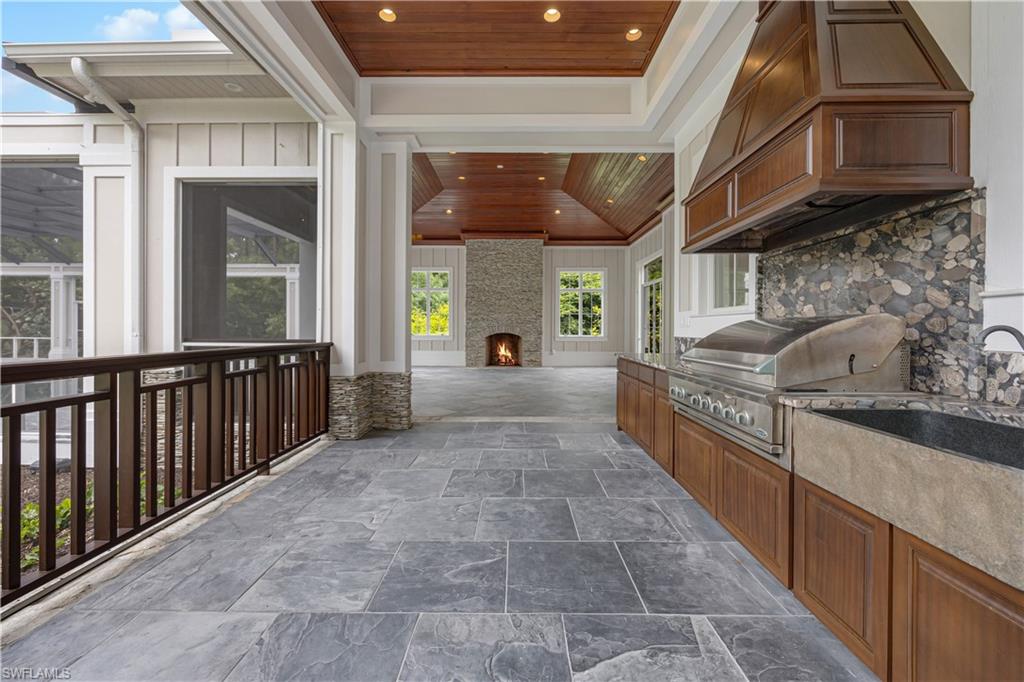 COACH HOUSE - Residential