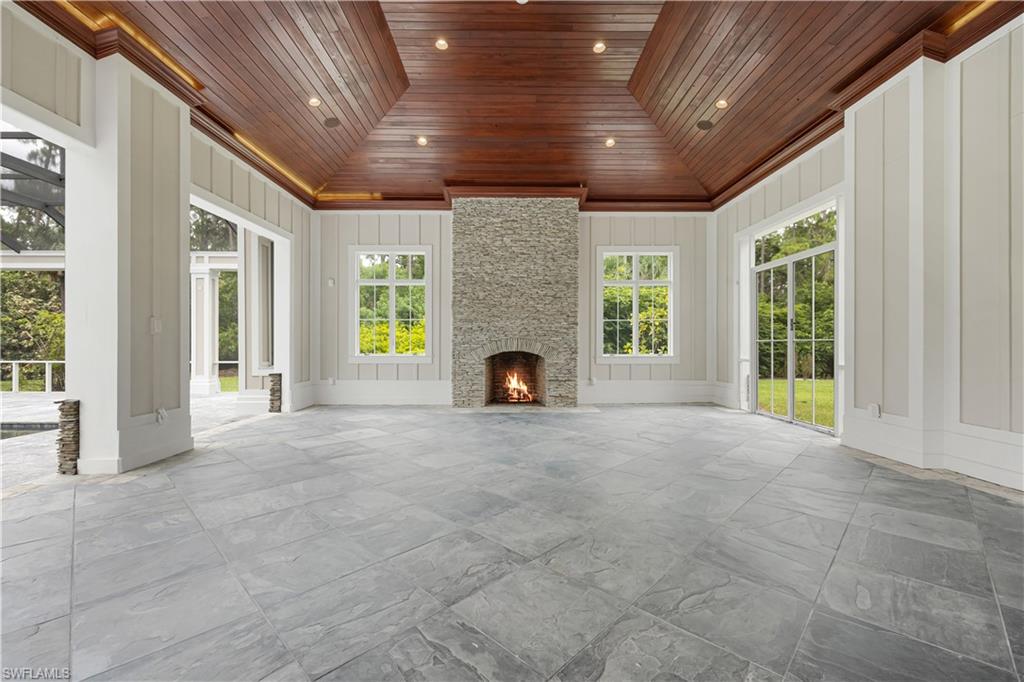 COACH HOUSE - Residential