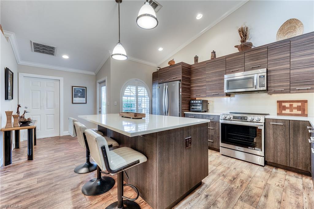 6113 Thresher DR 202