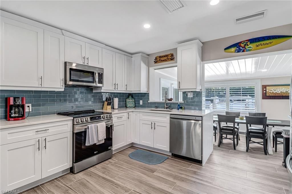 Photo of 3470 Lakeview DR, NAPLES, FL 34112 (MLS # 226010604)