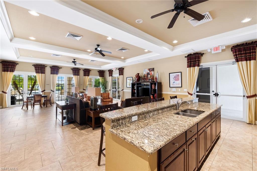 MANCHESTER SQUARE - Residential