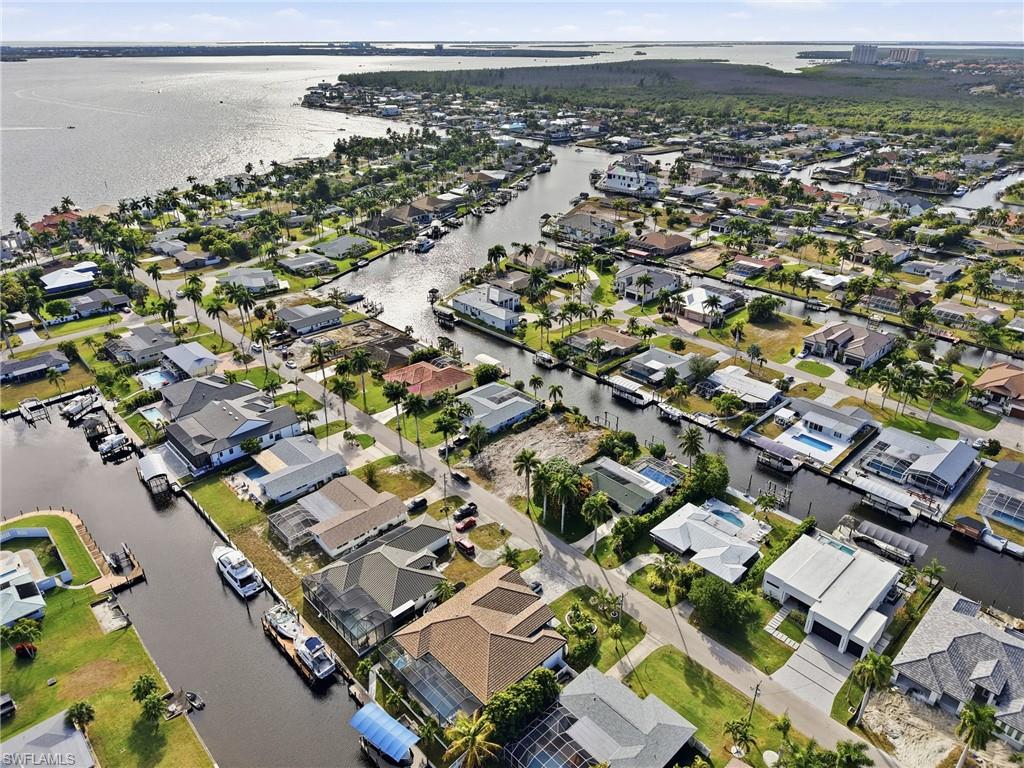 CAPE CORAL - Land
